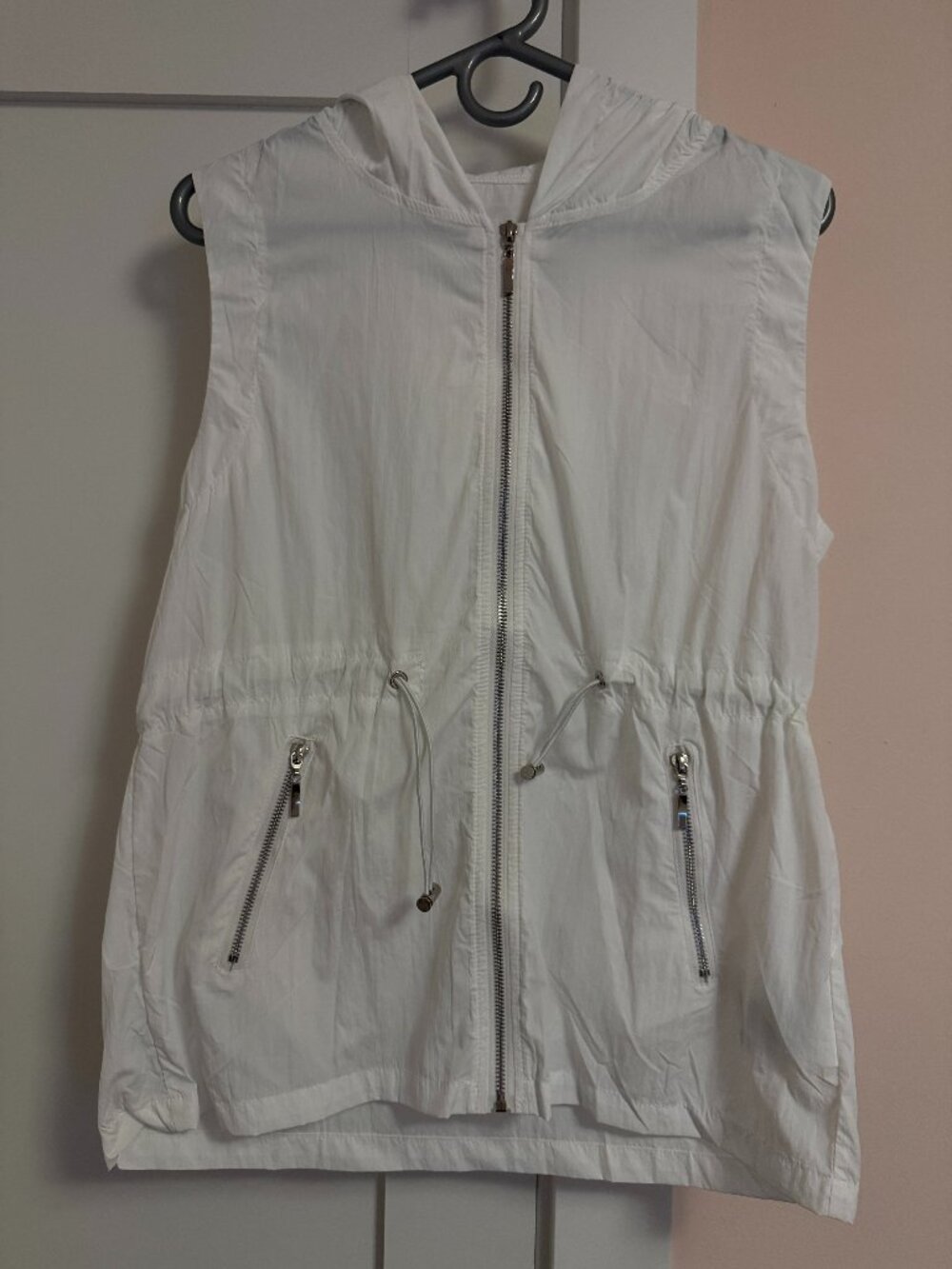Hooded Vest White Silver M
